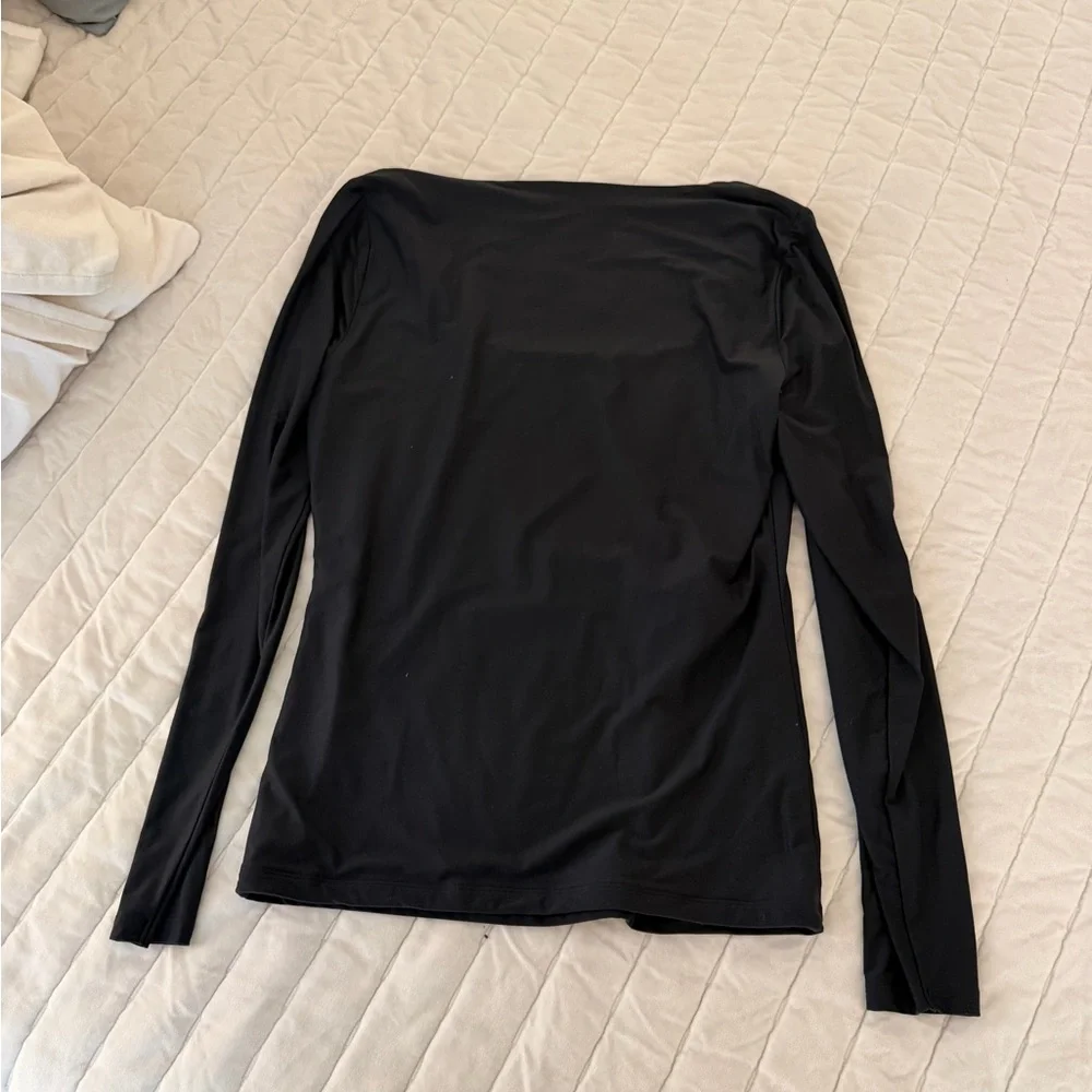 A&F Soft Matte Seamless Long-Sleeve Tuckable Squareneck Top large - Picture 3 of 3